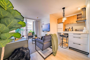 Bright 1BR with On-Site Gym I Sauna I Pool and Parking, Sydney